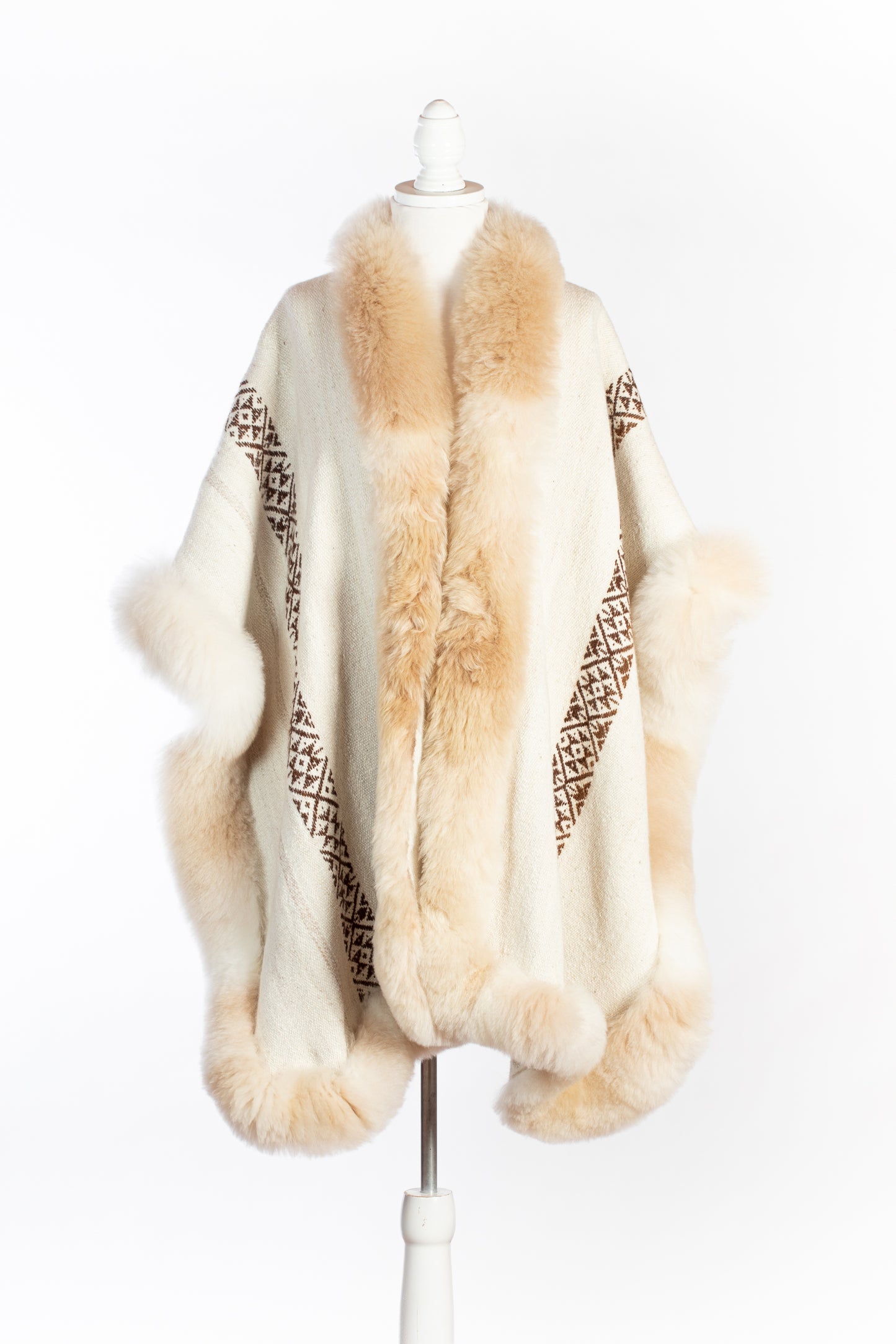 Cream Alpaca Cape | Sacred Waters | Cape 752